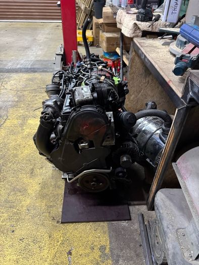 Volvo 2.4 Diesel BiTurbo engine (damaged) D5244T10