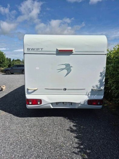 Fixed Bed.caravan.