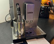 De'Longhi Eletta Plus fully automatic bean-to-cup coffee machine. Lucan 22