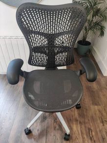 Herman Miller Mirra 2