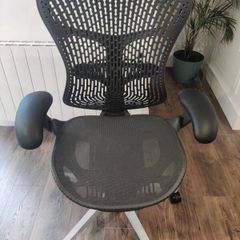 Herman Miller Mirra 2