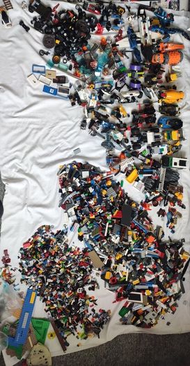 LEGO Collection (2011-2018) Mixed Figures & Bricks, Blue Ninjago NRG Zane figure with his spinner.