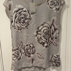 Oasis Top BNWT