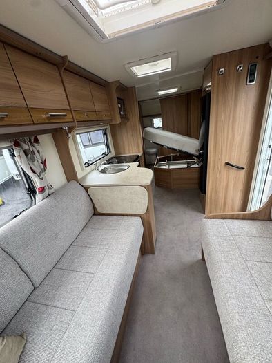 2017 Bailey Pegasus Brindisi - fixed Island - Bed