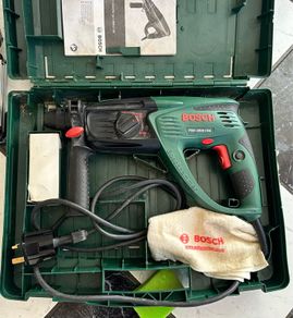Bosch PBH 3000 FRE   Combi hammer - hammer drill. 750w impact power 2,8j close to new condition.