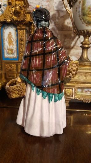 Royal Doulton figurine "The Orange lady "
