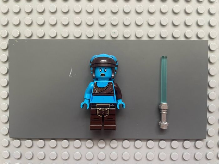lego Star Wars sw1428 Aayla Secura minifigure- Nougat Lips