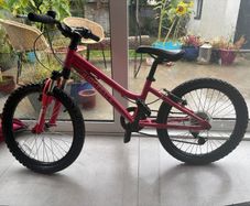 Girls Ridgeback bicycle