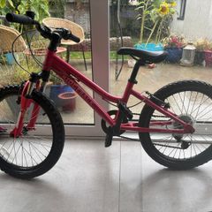 Girls Ridgeback bicycle