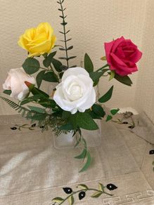 Artificial Flowers in a clear vase (new)