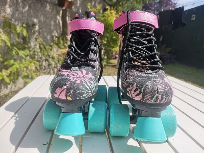 SFR Vision Canvas Kids Roller Skates (Floral Design) w/ safety pads