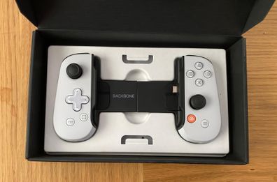 Backbone One Controller. USB C