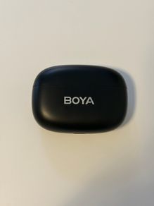 BOYA mini mic with charging case