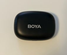 BOYA mini mic with charging case