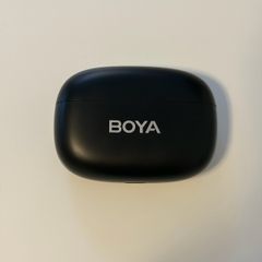 BOYA mini mic with charging case