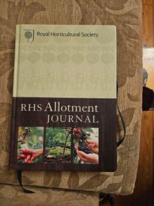 The Royal Horticultural Society Journal.  By Mitchell Beazley. Beautiful Illustrated Hardback Journal Of Month By Month Managment Of Your Allotment.  In Good Condition.  See Photos For Same.