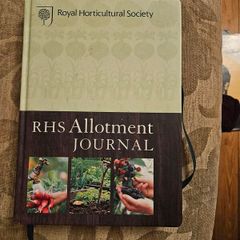 The Royal Horticultural Society Journal.  By Mitchell Beazley. Beautiful Illustrated Hardback Journal Of Month By Month Managment Of Your Allotment.  In Good Condition.  See Photos For Same.