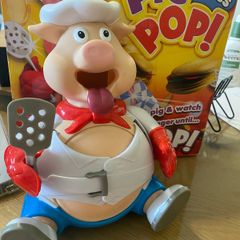 Pig goes pop toy/board game
