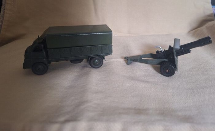 Dinky Meccano truck and field gun