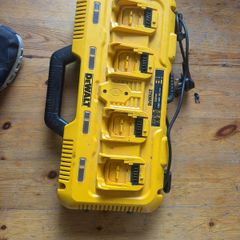 dewalt battery 4 port charger