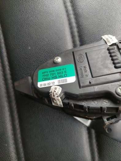 VW transporter accelerator unit