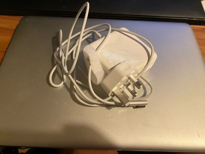 Mac Book Pro Late 2011 Fully functional