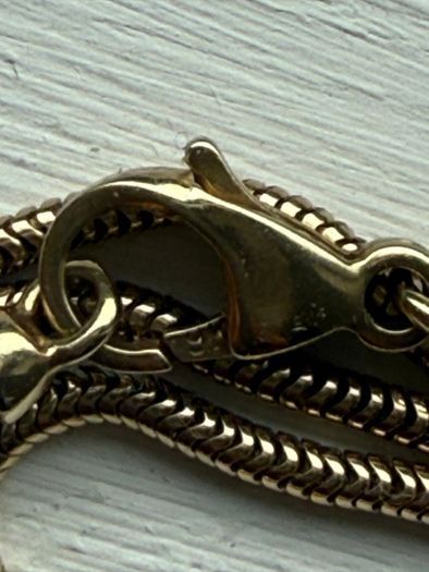 9ct solid gold necklace free register post