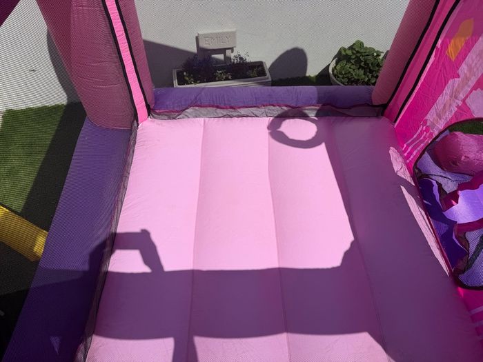 kids bouncy castle