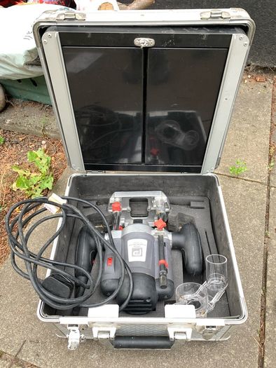 Plunging Router 1200w