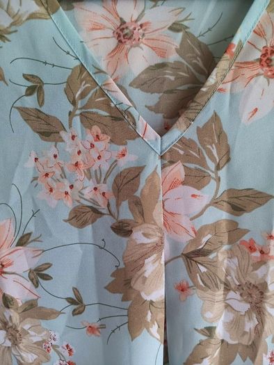 Sleeveless Floral Print Top