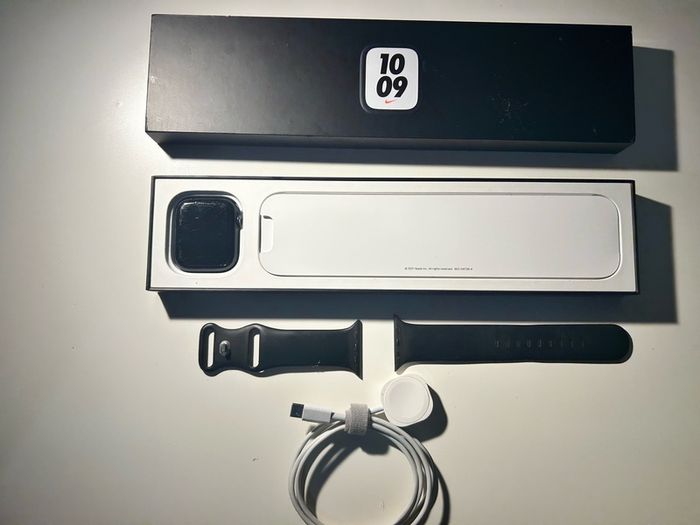Apple Watch Series 7 Nike Edition