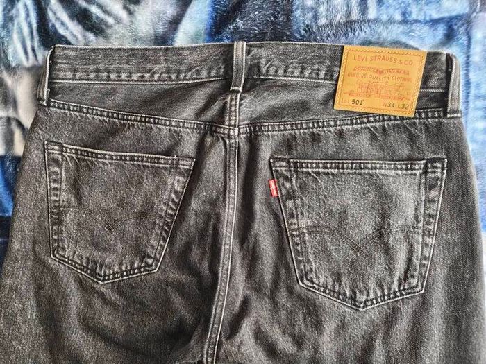 Levi's black jeans