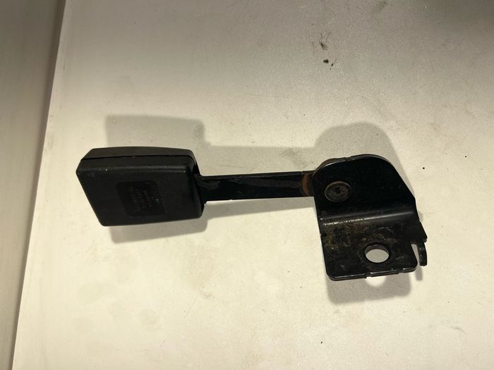 BMW 7 Series F01 F02 Middle Seat Lower Belt Buckle Rear Left 7220857 A1l1b625g