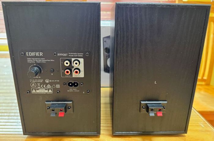 Edifier R990BT Speakers