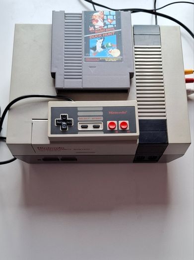 NES Console (Nintendo Entertainment System)