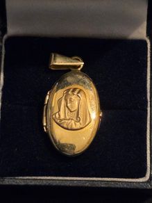 14ct Gold Virgin Mary Locket