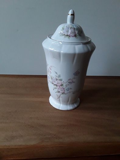 ceramic biscuit jar