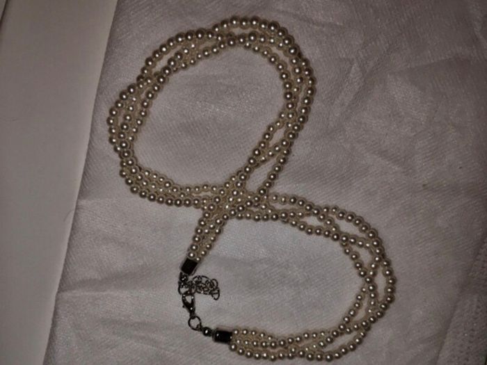 Twisted 3-Strand Faux Pearl Choker Necklace with Extender Chain