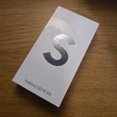 Samsung s21 FE box