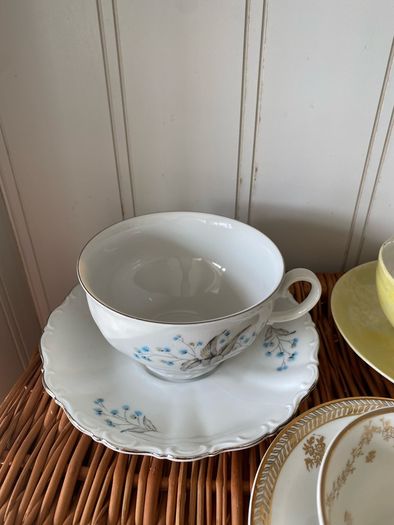 cups  & saucers - vintage china