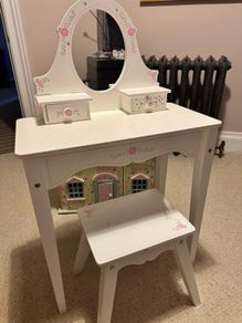 Girls Make Up Table
