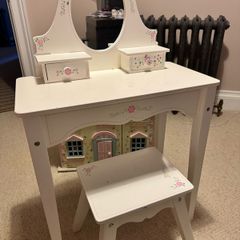 Girls Make Up Table