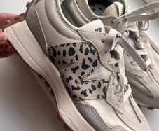 New Balance 327