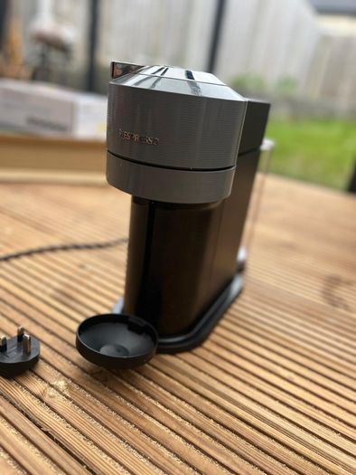 Nespresso Vertuo Next Coffee Machine-Matt Black with 5 to 10 Capsules