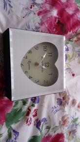 Shabby Chic Clock Heart-shaped Mirror