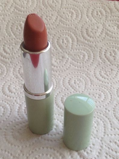 Clinique Lipstick Brand NEW Shade Just Raisin