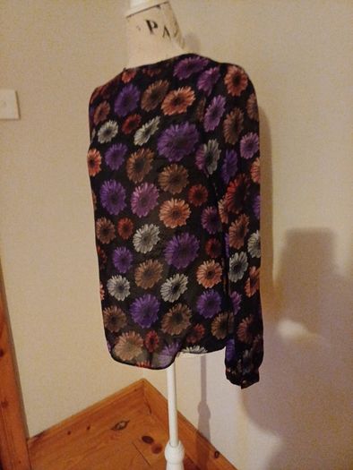 Size 10 Black Flower Top