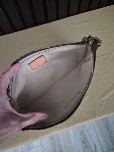Louis vuitton vintage eva clutch