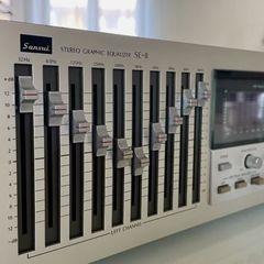 From 1981 Stereo Graphic 10 bands Equalizer SANSUI SE-8, full working order.