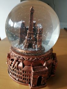 Paris music snowball